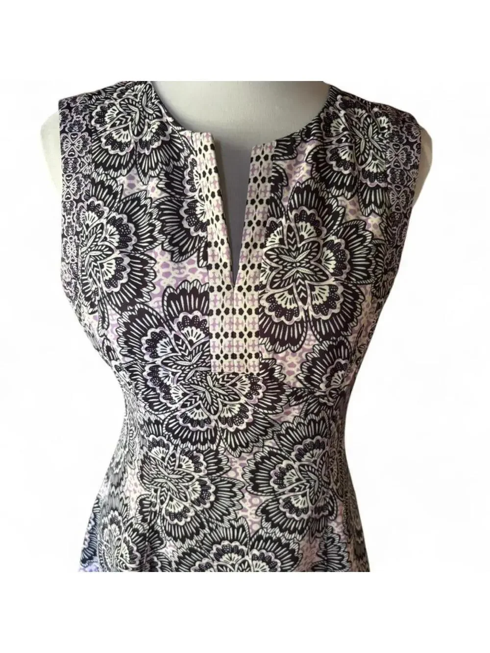 Liz Claiborne fit and flare dress Size: 6 NWOT